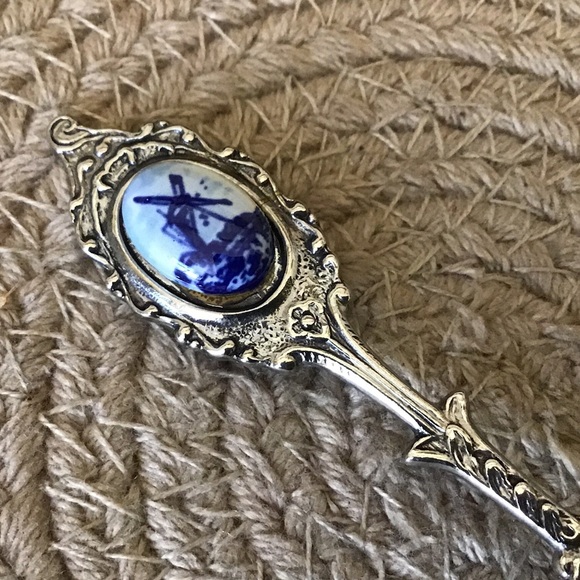 Delft Holland souvenir spoon. Vintage - Picture 2 of 6